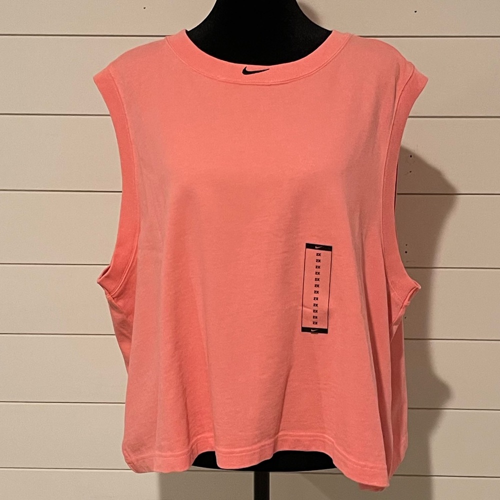NWT Women’s Nike Top, Color Coral, Size 2X
